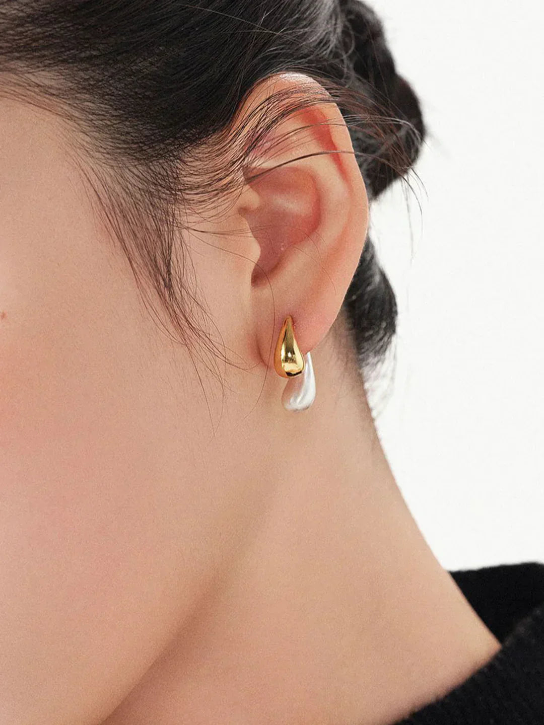 Eva & Blake™ | Bicolour drop-shaped earrings always elegant