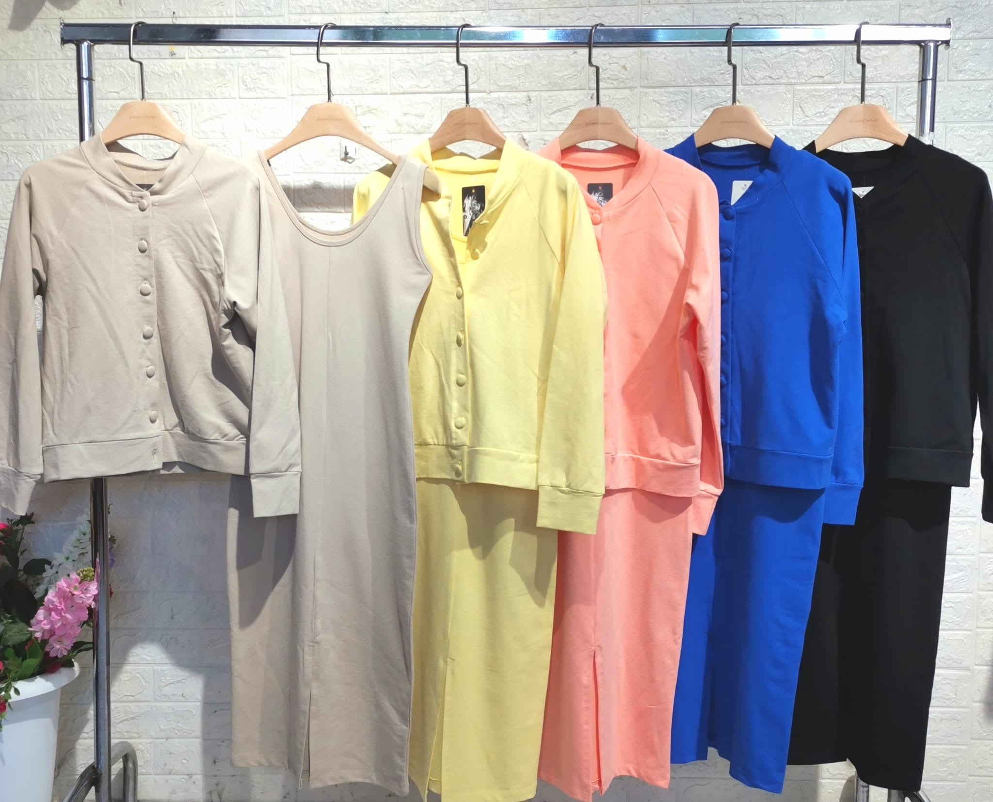 Eva & Blake™ | Midi dress in ribbed knit & bomber jacket set